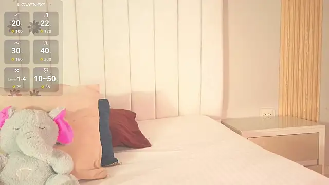 Snapshot of julieta_flower chatting on 01.18.26 julieta flower online show from 01.18.26