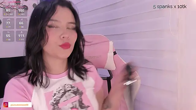 Snapshot of moonliiiight1 chatting on 01.08.25 moonliiiight1 online show from 01.08.25