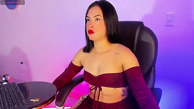 Maya Bluee online show from 01.20.25