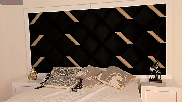 Maya Bluee online show from 02.27.25