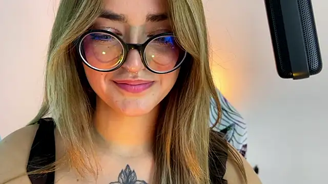 Snapshot of SweetJennaa chatting on 02.10.26 SweetJennaa online show from 02.10.26