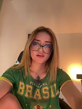 Snapshot of SweetJennaa chatting on 02.14.26 SweetJennaa online show from 02.14.26