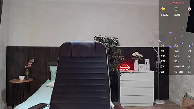 Snapshot of Cutie_Annie chatting on 01.23.25 Cutie Annie online show from 01.23.25