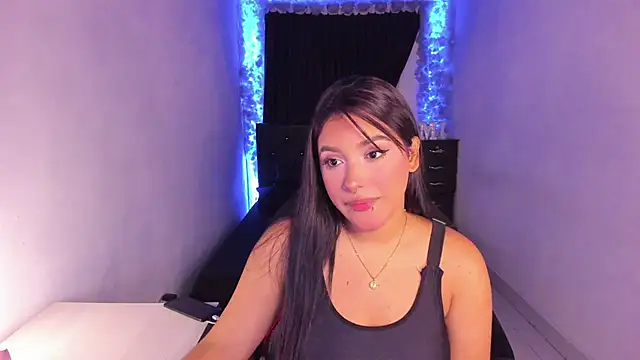 Mariana Hasper  online show from 02.17.25