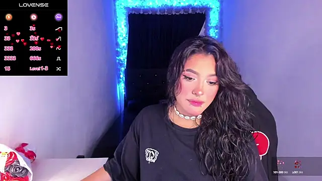 Mariana Hasper  online show from 03.20.25