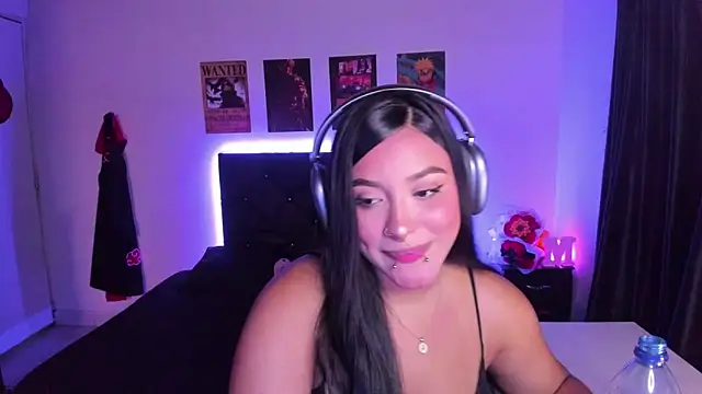 Mariana Hasper  online show from 09.13.25