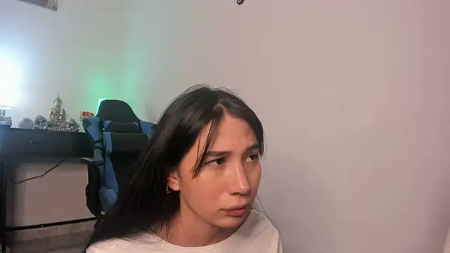 Snapshot of AlessiaVix chatting on 12.25.24 AlessiaVix online show from 12.25.24