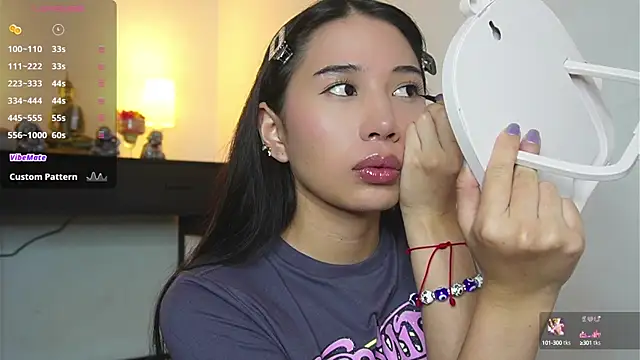 Snapshot of AlessiaVix chatting on 01.14.25 AlessiaVix online show from 01.14.25