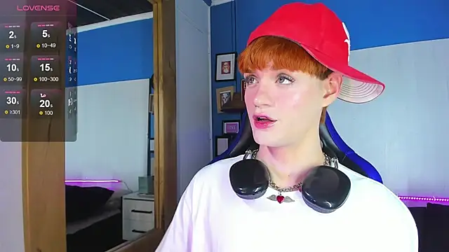 Snapshot of VladHellsing4 chatting on 09.25.25 VladHellsing4 online show from 09.25.25