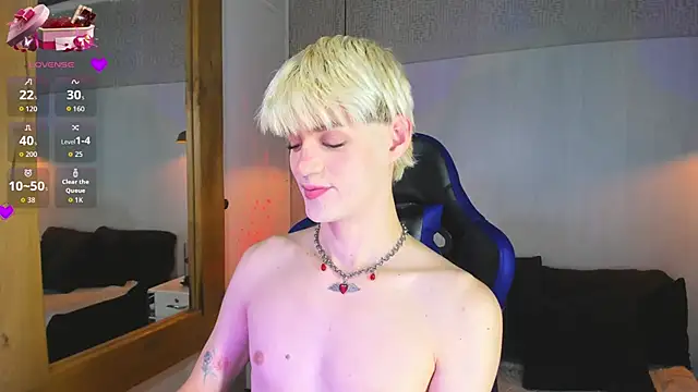 VladHellsing4 online show from 04.18.26