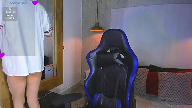 VladHellsing4 online show from 05.15.26