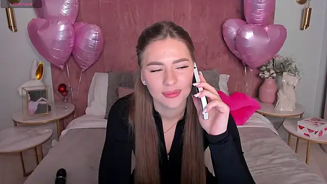 MilaVoxx online show from 02.15.26