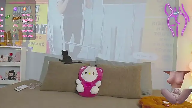 Snapshot of Chinhh9-9 chatting on 09.11.25 Chinhh9-9 online show from 09.11.25