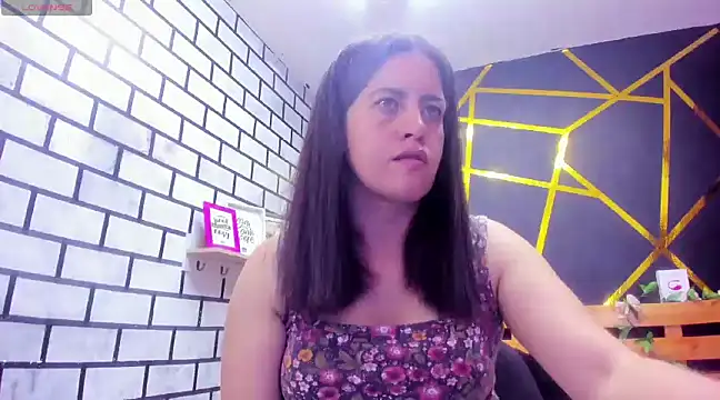 Snapshot of kathina_giraldo chatting on 12.30.24 kathina giraldo online show from 12.30.24