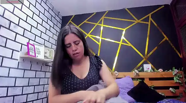 Snapshot of kathina_giraldo chatting on 01.10.25 kathina giraldo online show from 01.10.25