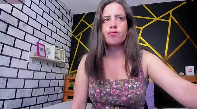 Snapshot of kathina_giraldo chatting on 01.15.25 kathina giraldo online show from 01.15.25