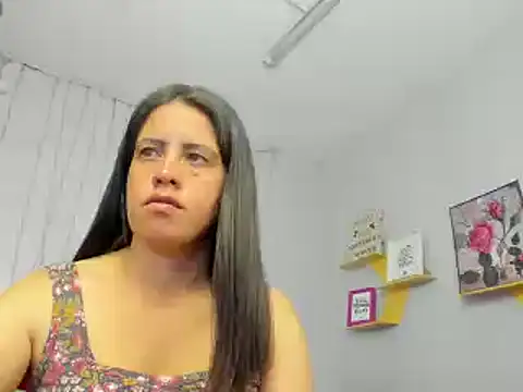 Snapshot of kathina_giraldo chatting on 01.27.25 kathina giraldo online show from 01.27.25