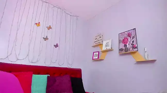 Snapshot of kathina_giraldo chatting on 02.20.25 kathina giraldo online show from 02.20.25