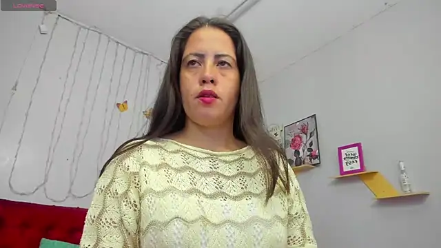 Snapshot of kathina_giraldo chatting on 03.06.25 kathina giraldo online show from 03.06.25