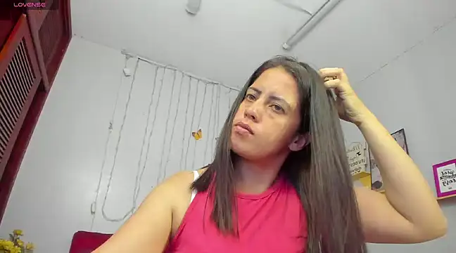 Snapshot of kathina_giraldo chatting on 03.12.25 kathina giraldo online show from 03.12.25