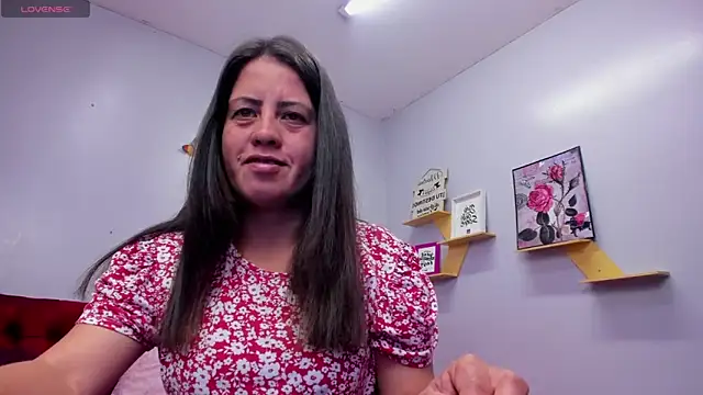 Snapshot of kathina_giraldo chatting on 09.16.25 kathina giraldo online show from 09.16.25