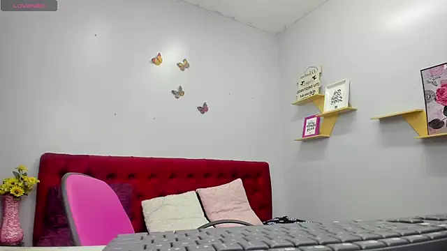 Snapshot of kathina_giraldo chatting on 10.09.25 kathina giraldo online show from 10.09.25