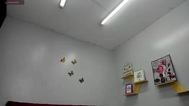 Snapshot of kathina_giraldo chatting on 10.17.25 kathina giraldo online show from 10.17.25