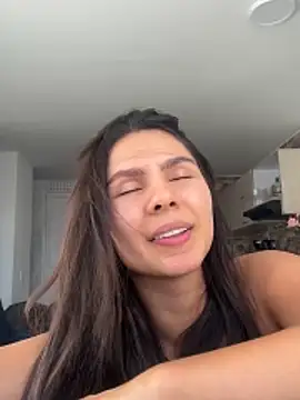 SofiaG  online show from 10.13.25