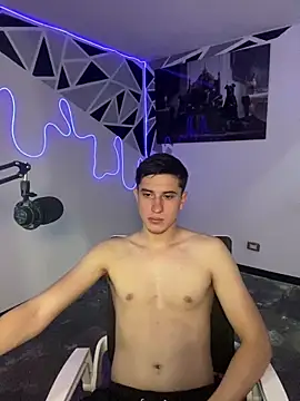 Snapshot of oliver_Lz chatting on 03.01.25 oliver Lz online show from 03.01.25