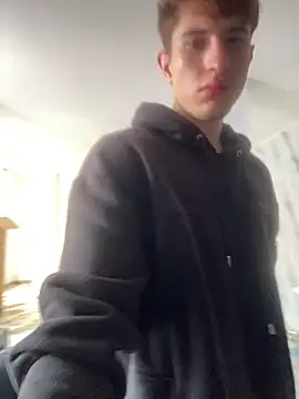 Snapshot of oliver_Lz chatting on 10.08.25 oliver Lz online show from 10.08.25