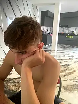 Snapshot of oliver_Lz chatting on 11.15.25 oliver Lz online show from 11.15.25