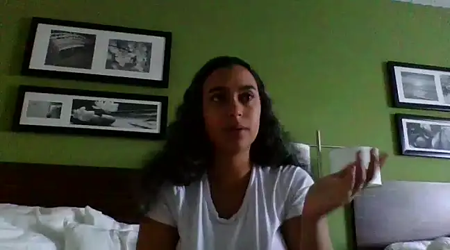 cinnaminnie online show from 01.08.25