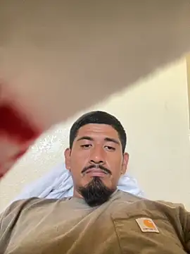 twohightwonut805 online show from 10.12.25