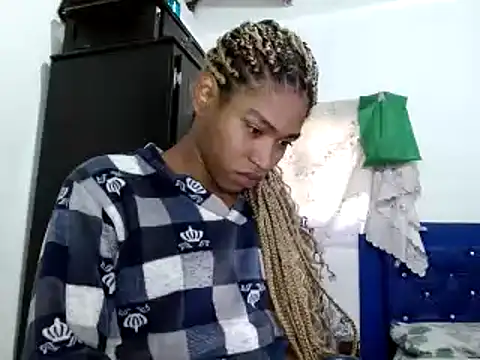 Snapshot of miriam775 chatting on 01.11.25 miriam775 online show from 01.11.25