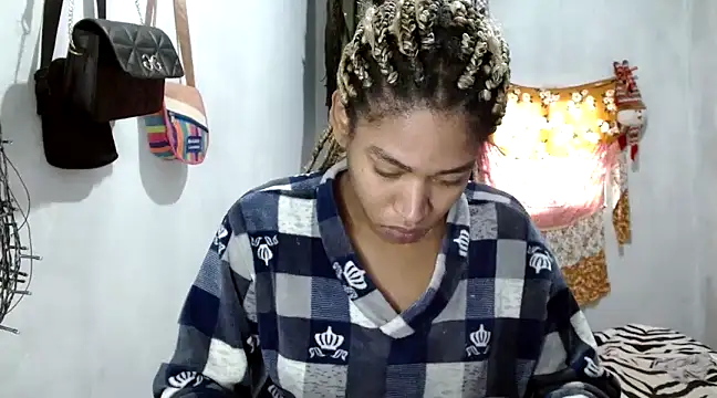 Snapshot of miriam775 chatting on 01.28.25 miriam775 online show from 01.28.25