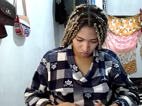 Snapshot of miriam775 chatting on 02.05.25 miriam775 online show from 02.05.25