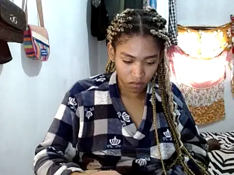 Snapshot of miriam775 chatting on 02.05.25 miriam775 online show from 02.05.25