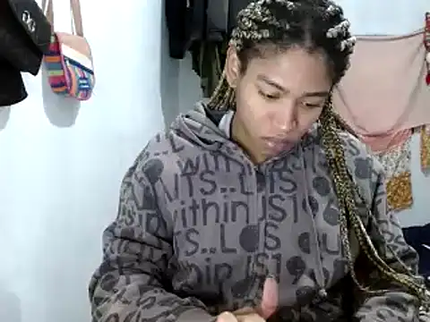 Snapshot of miriam775 chatting on 02.14.25 miriam775 online show from 02.14.25