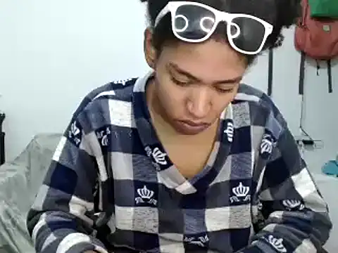 Snapshot of miriam775 chatting on 09.10.25 miriam775 online show from 09.10.25