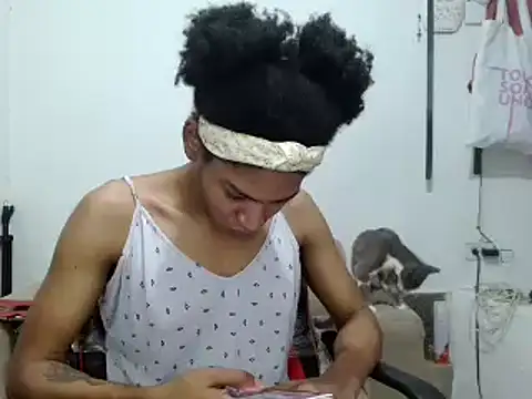 Snapshot of miriam775 chatting on 09.17.25 miriam775 online show from 09.17.25