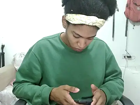 Snapshot of miriam775 chatting on 09.20.25 miriam775 online show from 09.20.25