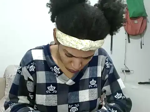 Snapshot of miriam775 chatting on 09.28.25 miriam775 online show from 09.28.25