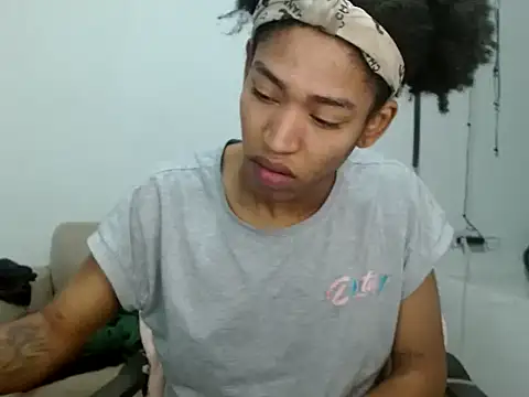 Snapshot of miriam775 chatting on 09.29.25 miriam775 online show from 09.29.25