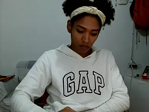 Snapshot of miriam775 chatting on 10.02.25 miriam775 online show from 10.02.25