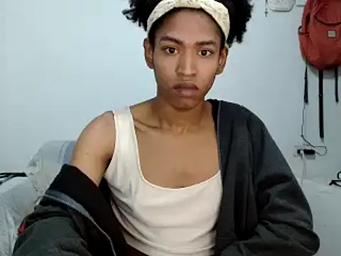 Snapshot of miriam775 chatting on 10.06.25 miriam775 online show from 10.06.25