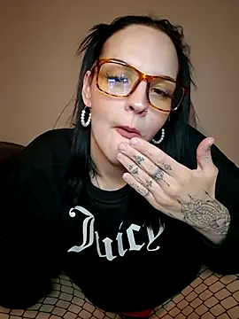 Jujuicy 97 online show from 03.15.25