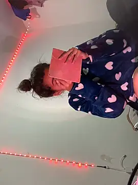 Snapshot of Bunny_bel chatting on 02.10.25 Bunny bel online show from 02.10.25