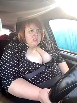 Snapshot of Tania-myr87_ZD chatting on 10.01.25 Tania-myr87 ZD online show from 10.01.25