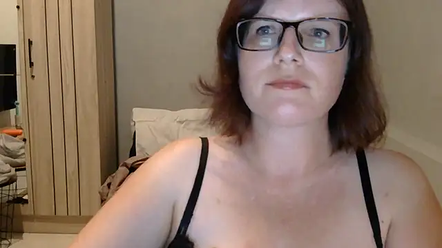 CrimsonMistress online show from 10.15.25