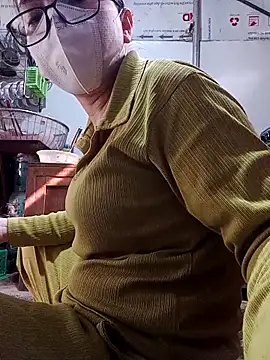 JasminePham online show from 03.15.25